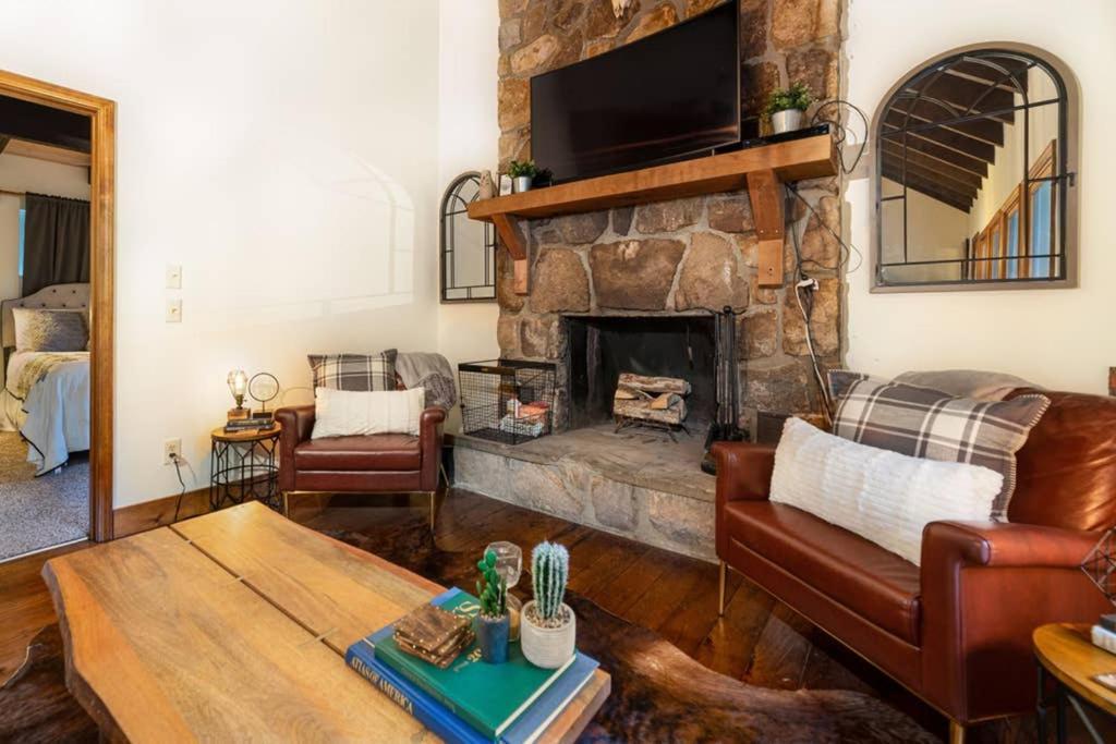 A Smoky Mountains Retreat - Chalet De Montagne Villa Gatlinburg Eksteriør billede